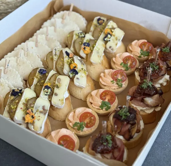 Бокс ассорти закусок
